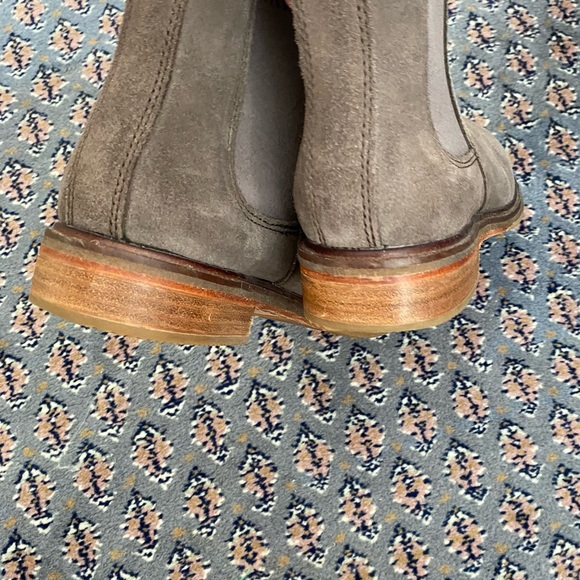 Clark’s Suede Chelsea Ankle Booties - Picture 4 of 7